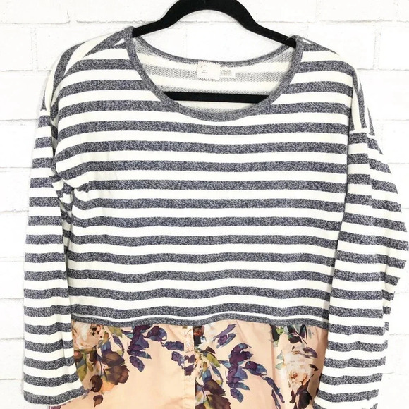 Postmark - Anthropologie Blue & White Striped Floral Top Women's Size Medium - Picture 2 of 6